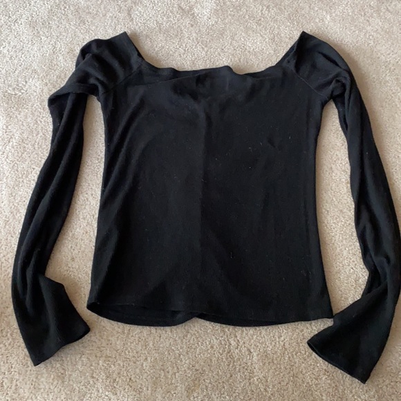 4 for $21 Hollister long sleeve black shirt - Picture 3 of 5